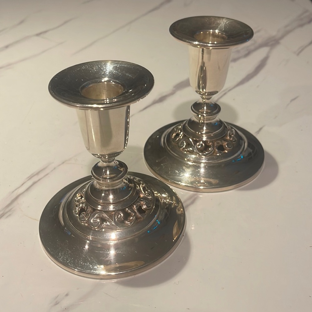 VINTAGE 💙 2 Vintage Rogers Bros Silver Candle Holders